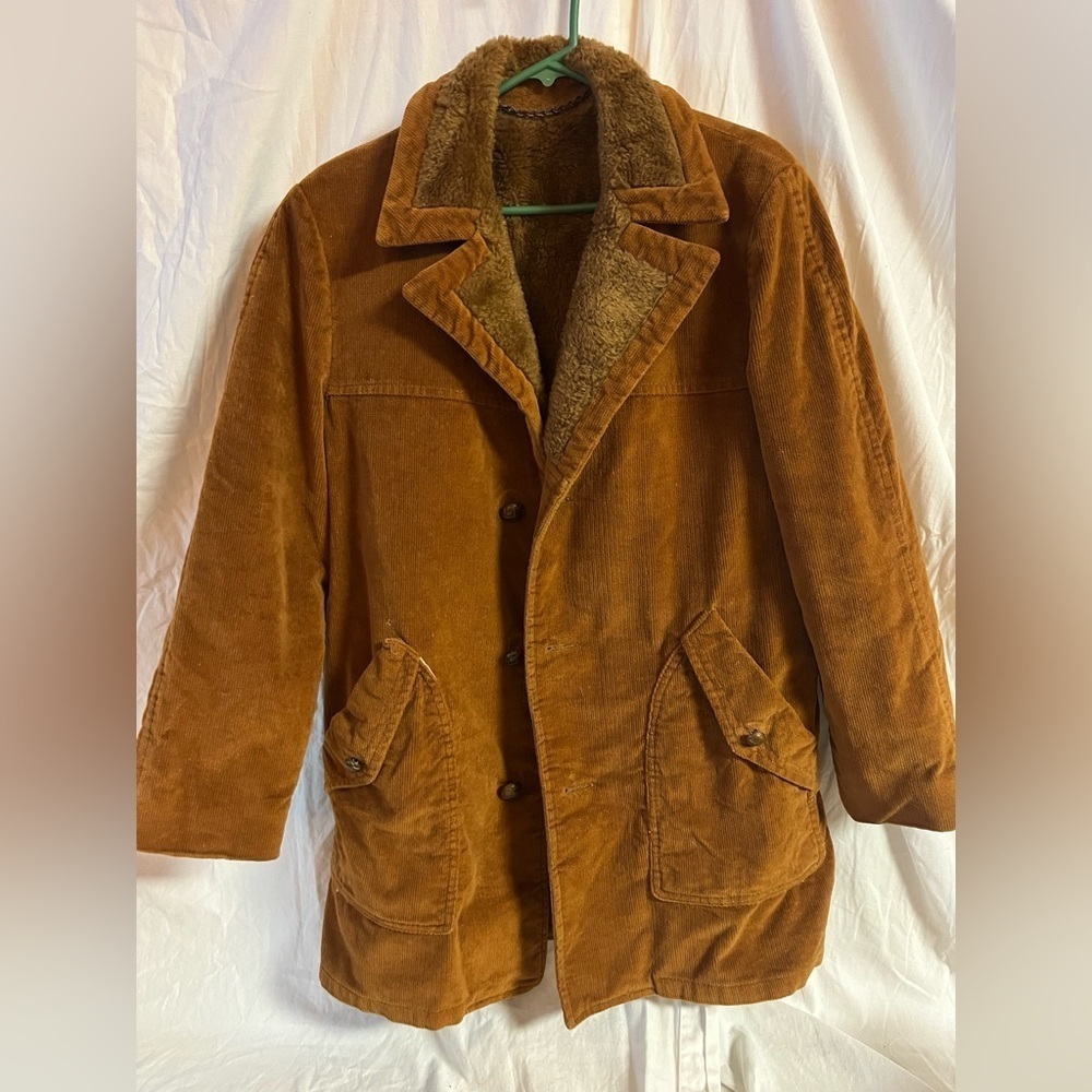 Men's Brown Corduroy Jacket with Faux Fur Lining
Vintage brown